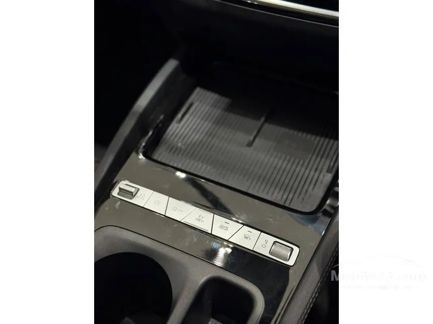 2026 BYD M6 DM-i Cross Superior PHEV MPV