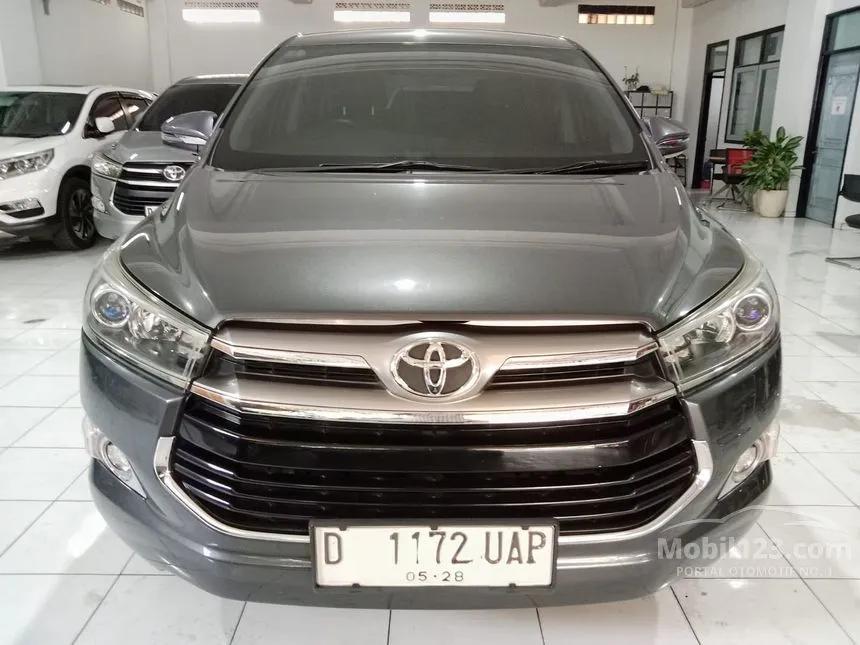 Jual Mobil Toyota Kijang Innova 2018 V 2.4 di Jawa Barat Automatic MPV Abu