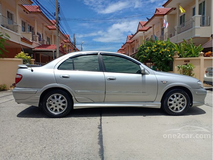 Nissan sunny 2002