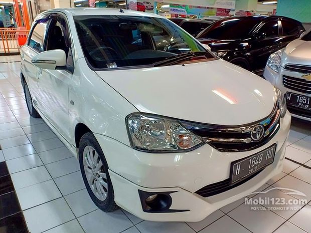 Toyota Etios Valco Mobil Bekas Baru dijual di Surabaya 