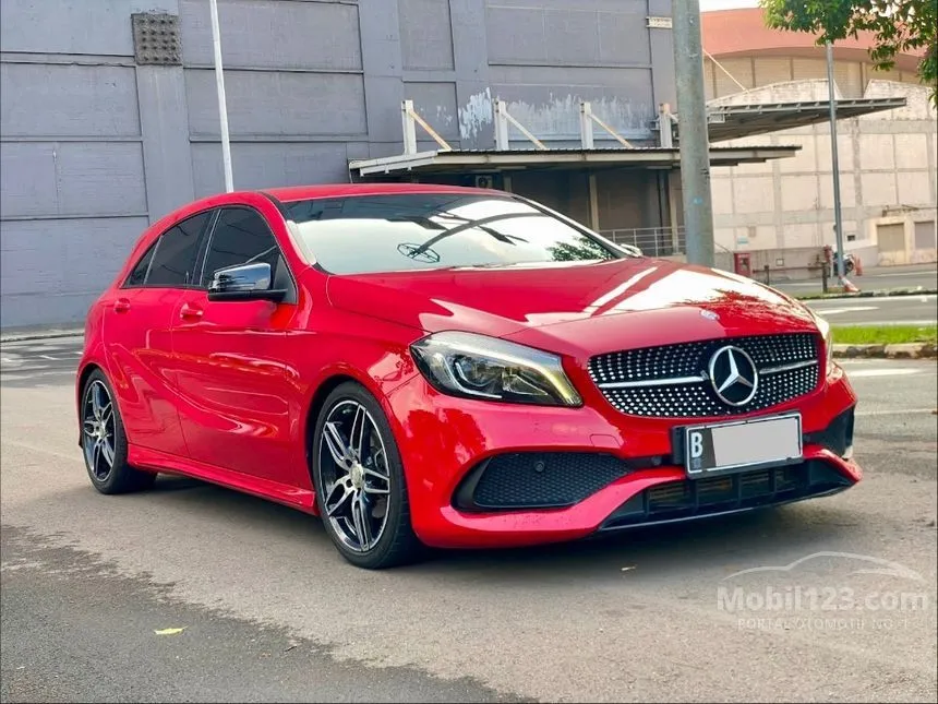 2015 Mercedes-Benz A200 Urban Hatchback