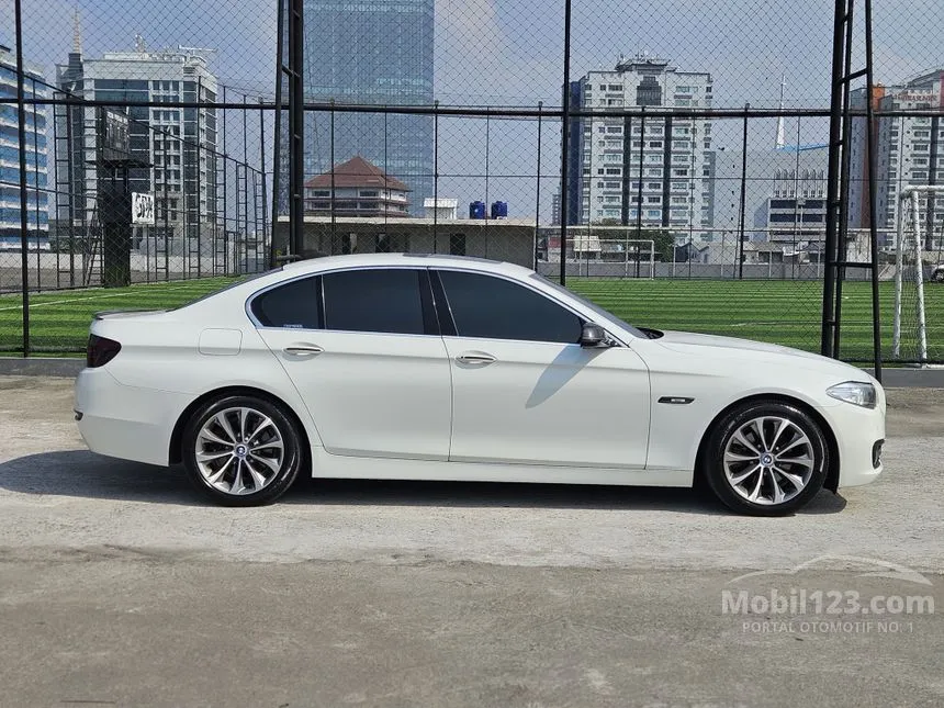 2014 BMW 520i Modern Sedan