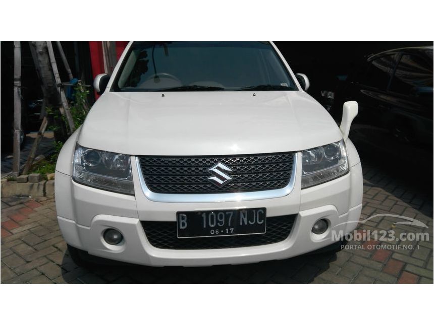 Jual Mobil  Suzuki  Grand  Vitara  2012 2 4 2 4 di  Banten  