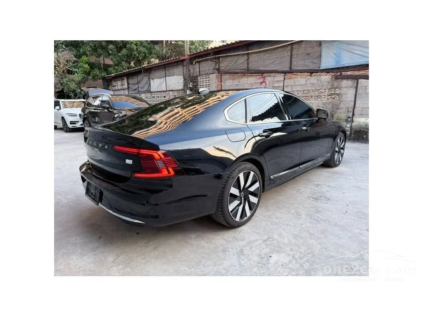 2026 Volvo S90 Recharge Ultimate T8 Bright Sedan
