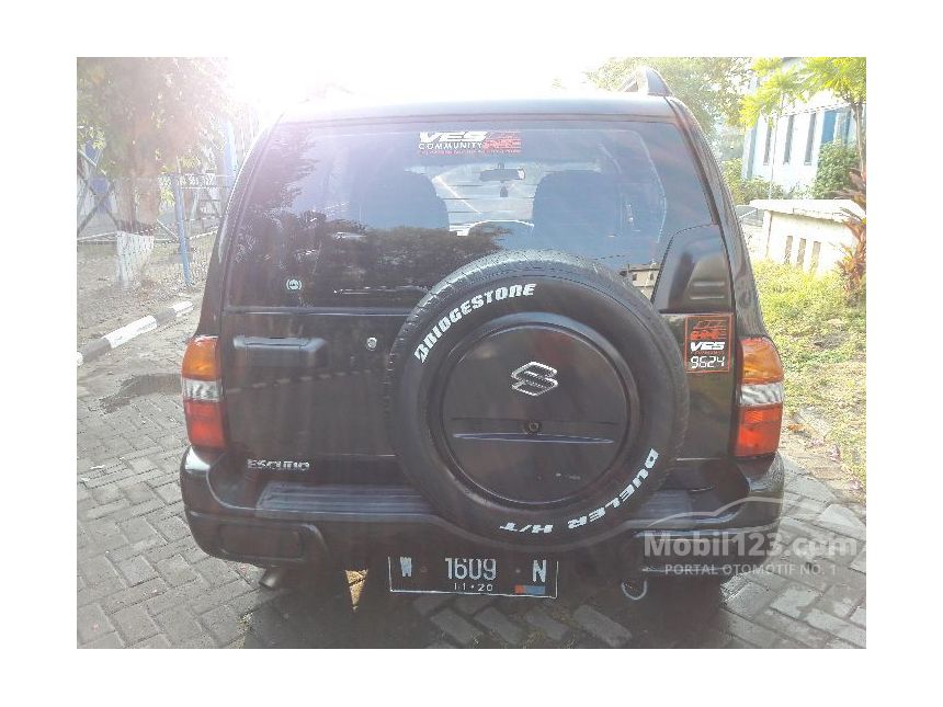 Jual Mobil  Suzuki  Grand  Escudo  2004 XL 7 2 5 di Jawa Timur 