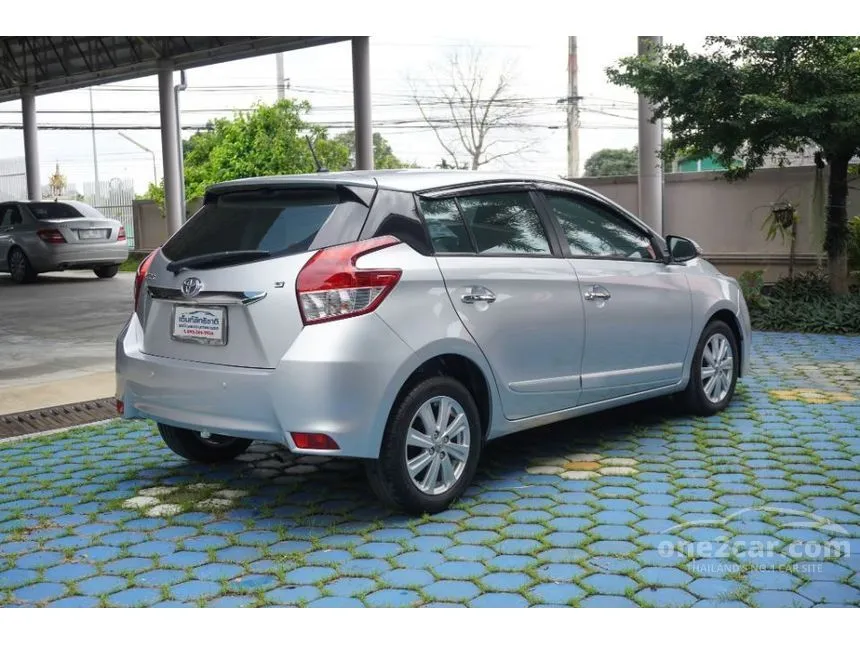 2016 Toyota YARIS G Hatchback
