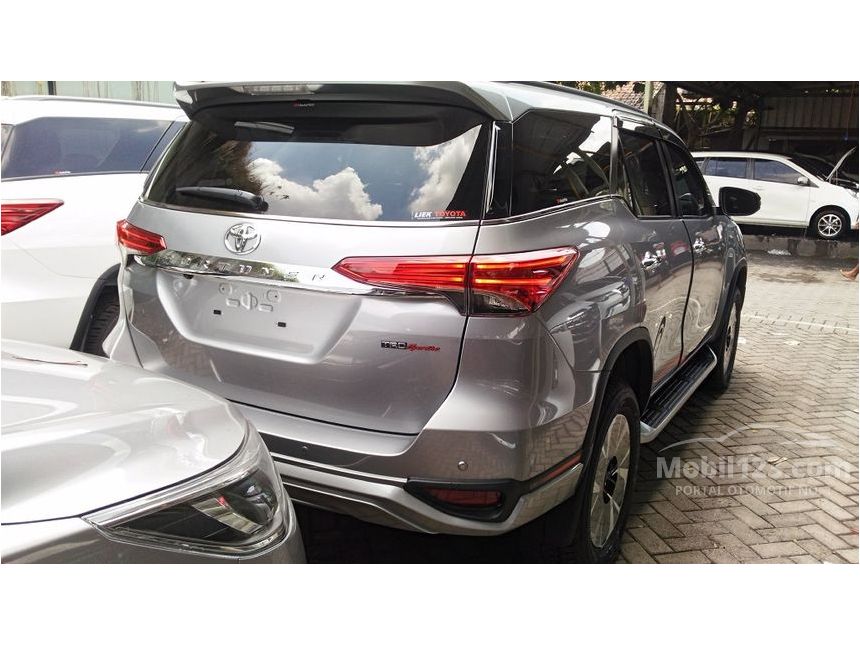 Jual Mobil Toyota Fortuner 2018 TRD 2.4 di Jawa Timur 