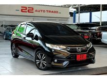2017 Honda Jazz 1.5 (ปี 14-18) RS i-VTEC Hatchback