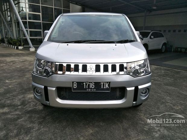 Mitsubishi Delica Mobil Bekas Baru dijual di Indonesia 