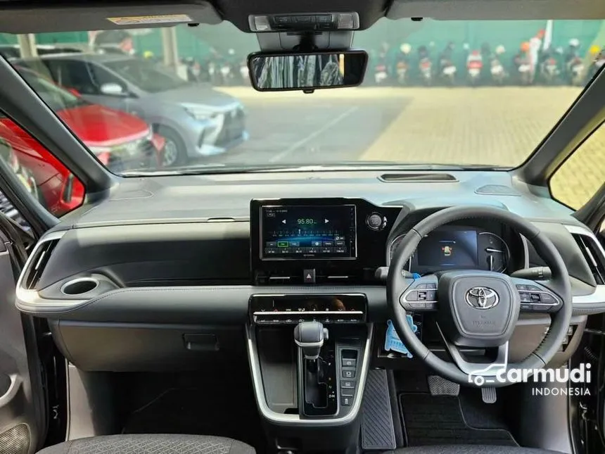 2025 Toyota Voxy (Premium Color) MPV