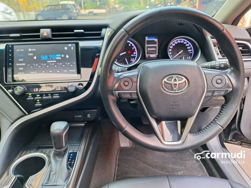 2019 Toyota Camry V Sedan