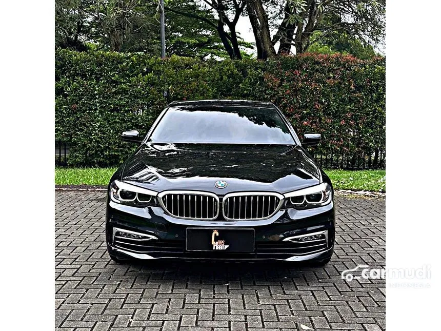 2018 BMW 520i Luxury Sedan