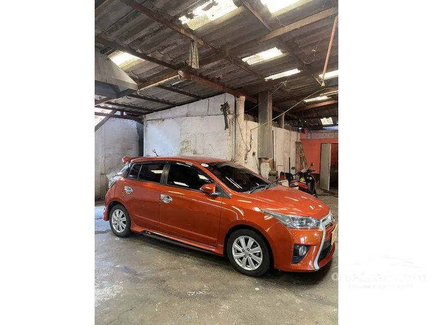 2016 Toyota YARIS G Hatchback