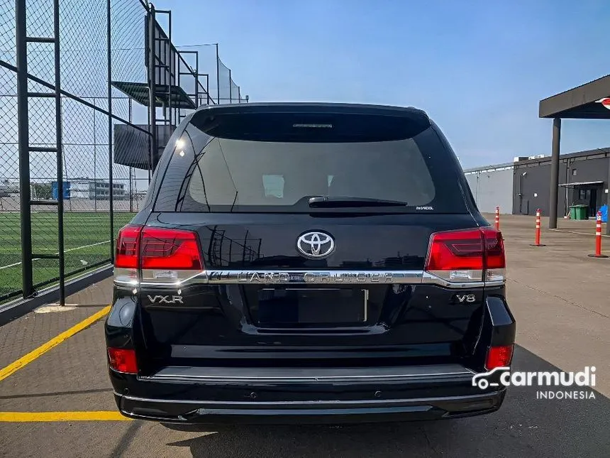 2017 Toyota Land Cruiser 200 VX-R SUV