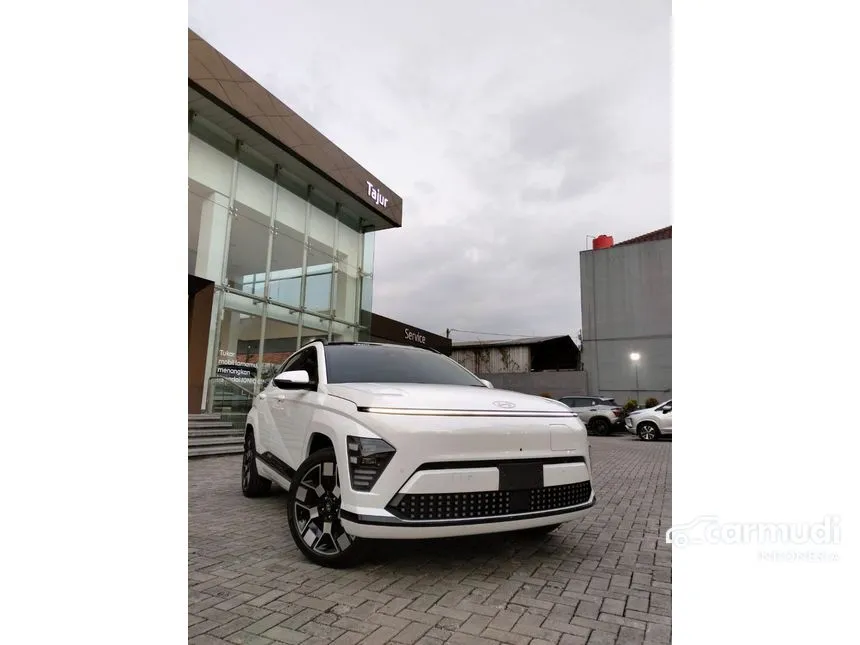 Jual Mobil Hyundai Kona 2024 Signature Long Range di Jawa Barat Automatic SUV Putih Rp 590.300.000