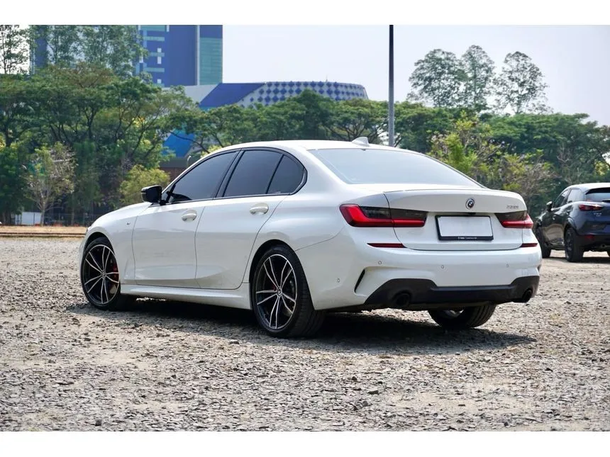 2022 BMW 330i M Sport Sedan