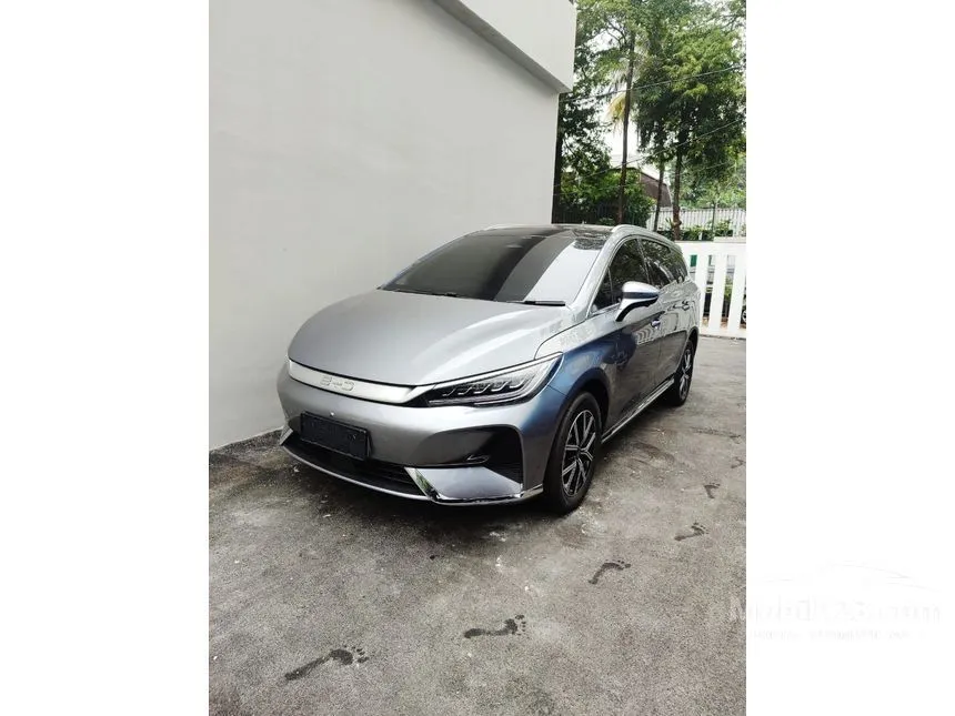 2025 BYD M6 Standard 7 Seater MPV