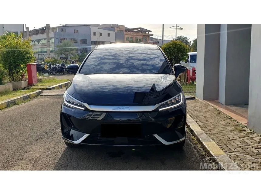 2024 BYD M6 Standard 7 Seater MPV