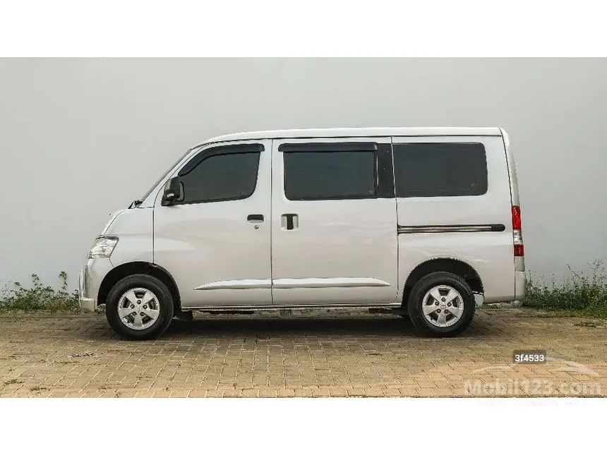2019 Daihatsu Gran Max Mini Bus D Van