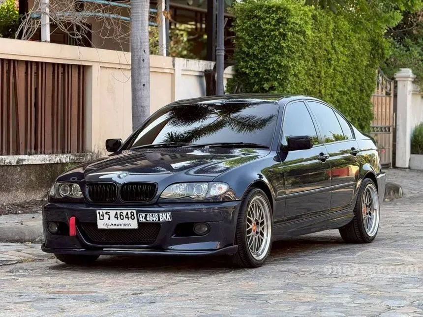 2004 BMW 318i Sedan