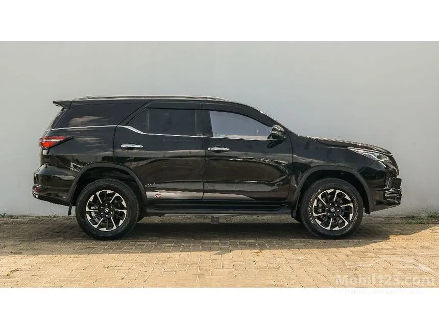 2022 Toyota Fortuner VRZ GR SPORT 4X2 SUV