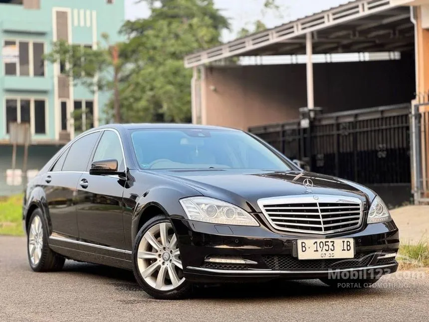 2010 Mercedes-Benz S300L Solitaire Sedan