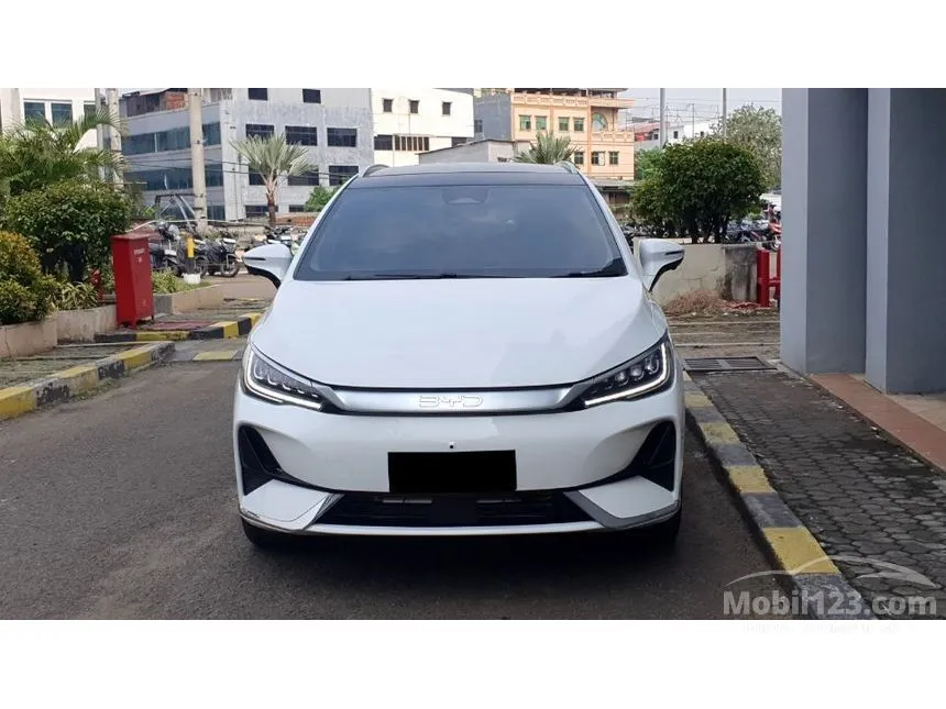 2025 BYD M6 Superior Captain 6-seater MPV