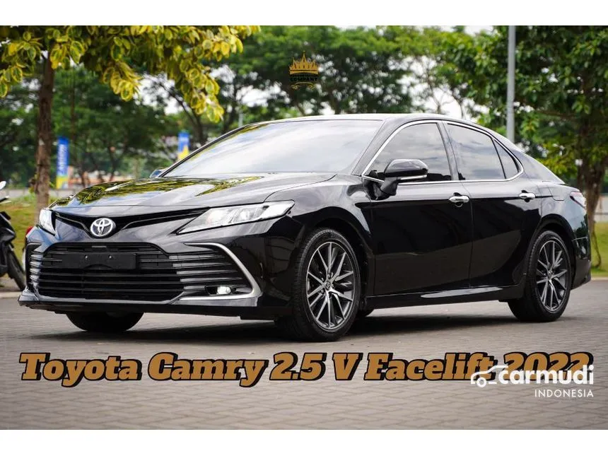 2022 Toyota Camry V Sedan