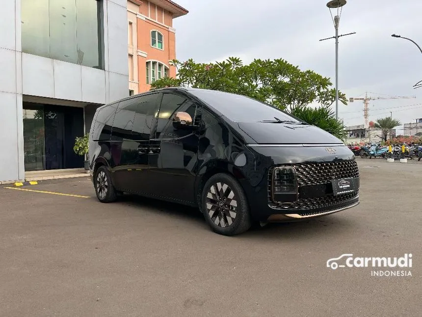 2022 Hyundai Staria Signature 7 MPV