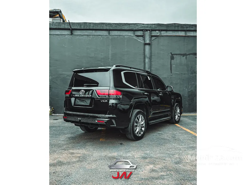 2023 Toyota Land Cruiser 300 VX-R SUV