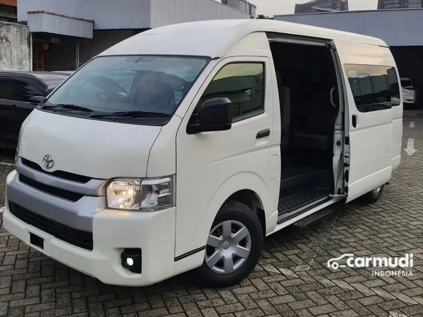 2024 Toyota Hiace Commuter Van Wagon