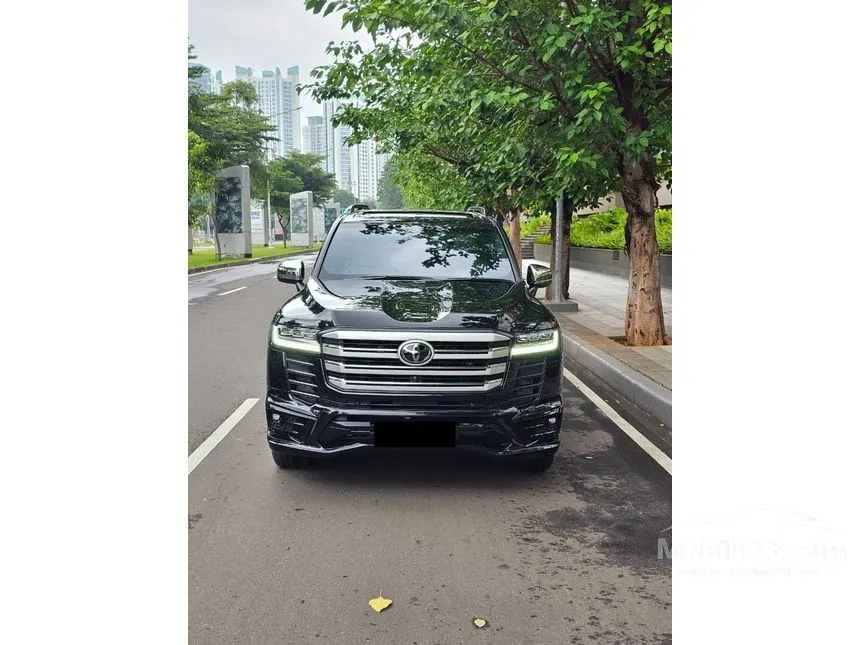 2024 Toyota Land Cruiser 300 VX-R SUV