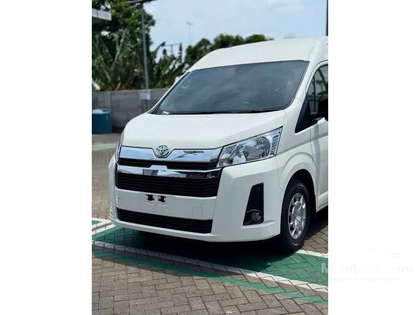 2026 Toyota Hiace Premio Van
