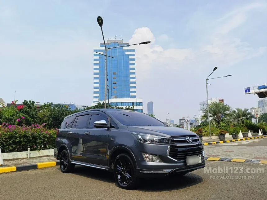 Jual Mobil Toyota Innova Venturer 2018 2.0 di DKI Jakarta Automatic Wagon Abu
