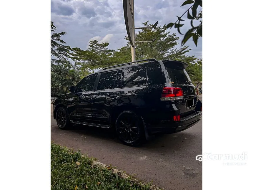 2017 Toyota Land Cruiser 200 VX-R SUV