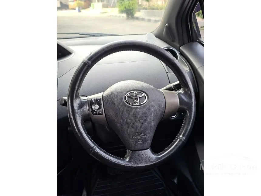 2012 Toyota Yaris S Hatchback