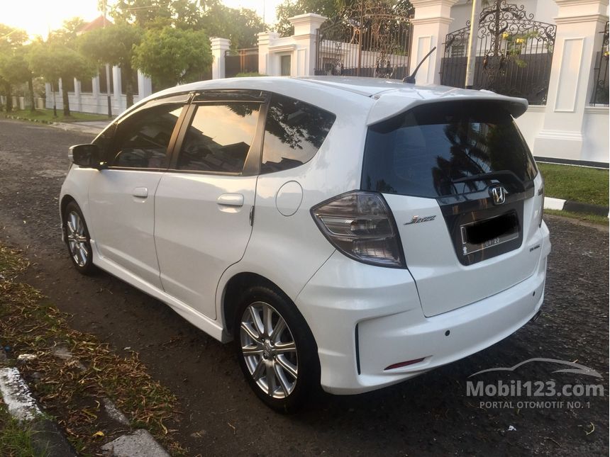 Jual Mobil  Honda  Jazz  2013 RS 1 5 di Sumatera  Barat  