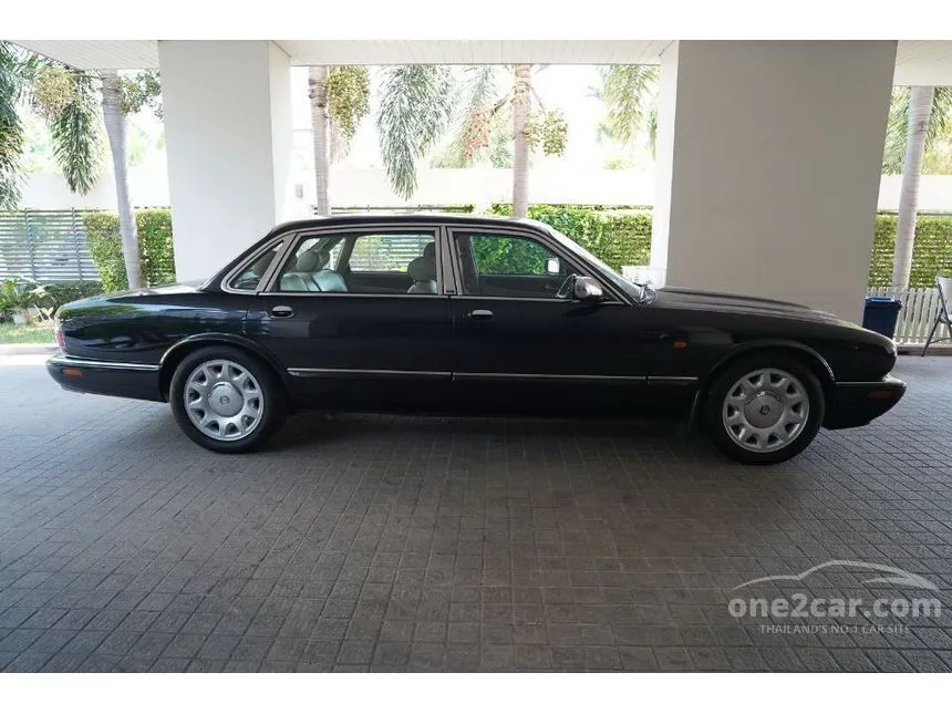 1998 Jaguar DAIMLER Sedan
