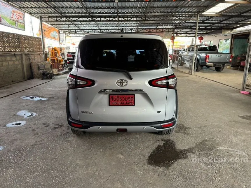 2017 Toyota Sienta V Wagon
