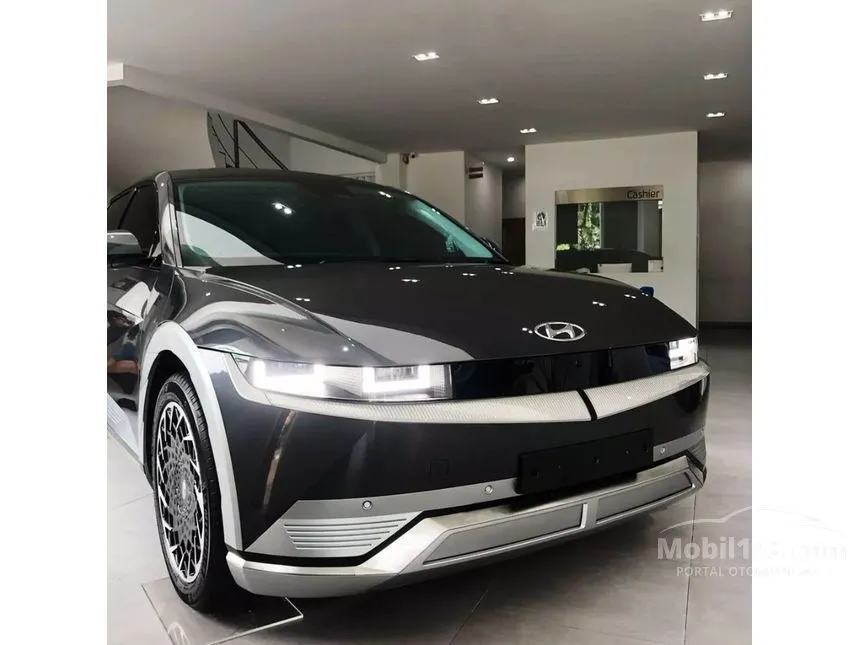 Jual Mobil Hyundai IONIQ 5 2023 Long Range Signature di Jawa Barat Automatic Wagon Hitam Rp 710.000.000