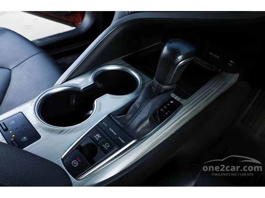 2019 Toyota Camry Hybrid Premium Sedan