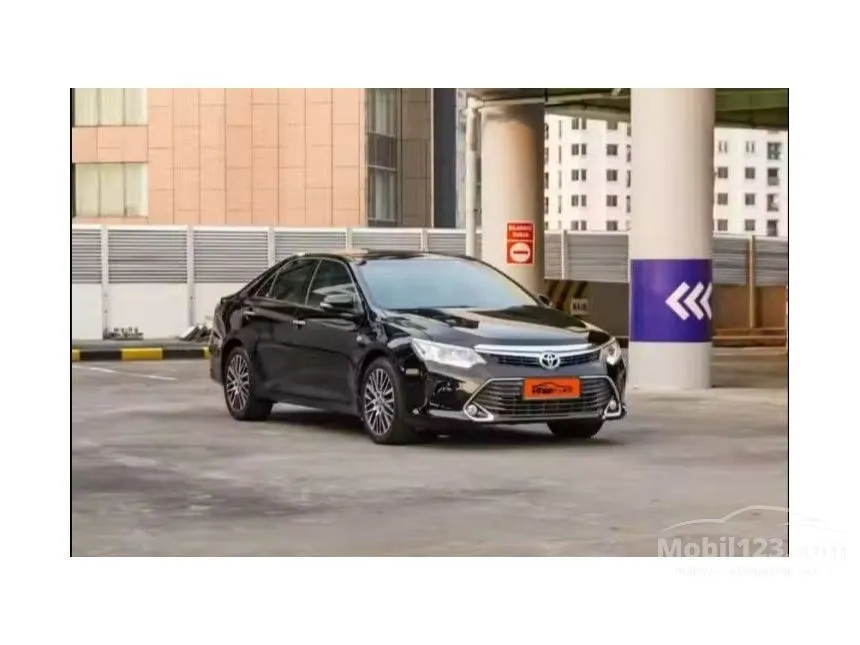 2017 Toyota Camry V Sedan