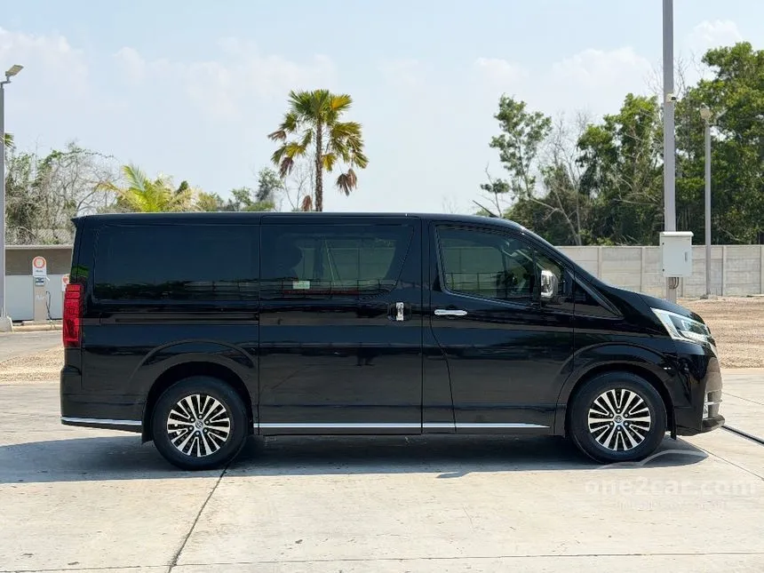 2020 Toyota Majesty Grande Van