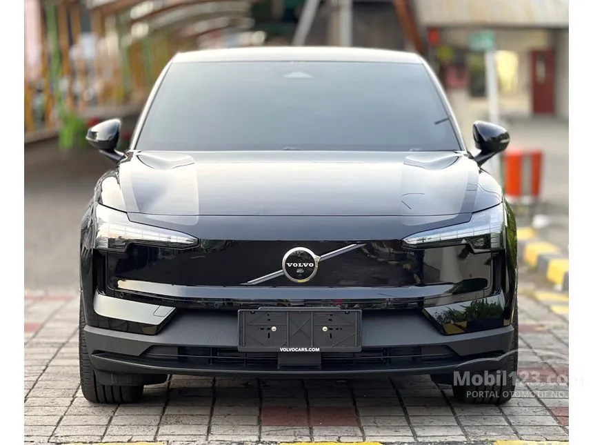 2025 Volvo EX30 Ultra SUV