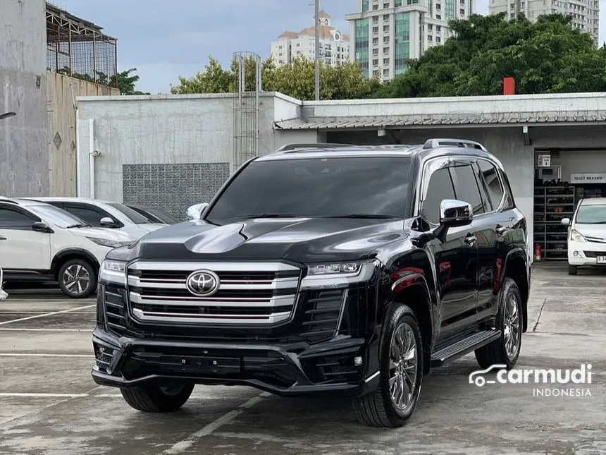 2026 Toyota Land Cruiser 300 VX-R SUV