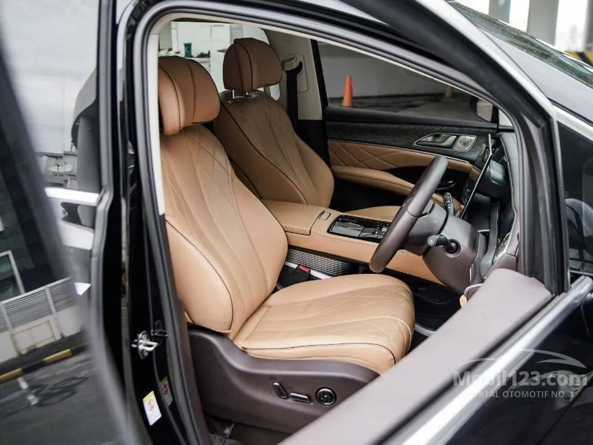 2025 Denza D9 Advanced MPV