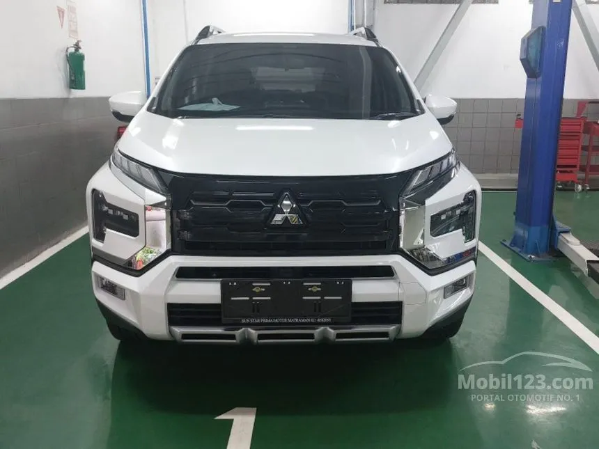 Jual Mobil Mitsubishi Xpander 2023 CROSS Premium Package 1.5 di Jawa Barat Automatic Wagon Putih Rp 322.150.000