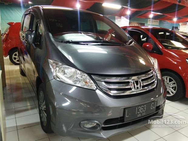 Honda Freed E Mobil Tahun 2015-2016 bekas dijual di 