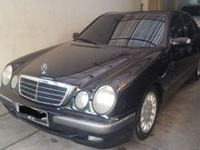 2001 Mercedes-Benz E240 2,6 Base Spec Sedan