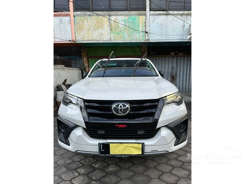 Jual Mobil Toyota Fortuner 2019 TRD 2.4 di Jawa Timur Automatic SUV Putih Rp 460.000.000